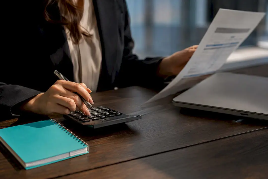 Evite 40–60% de Custos Ocultos: Guia de Preços de Avaliação de Competências para RH